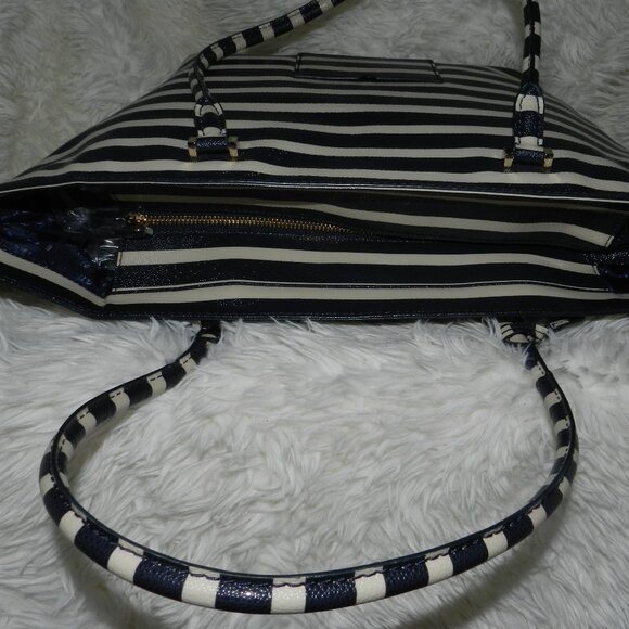 Kate Spade Seaside Navy Stripe Harmony O Tote🆕SHIPS FAST🏃♀💨⚡🚚 - Picture 9 of 15